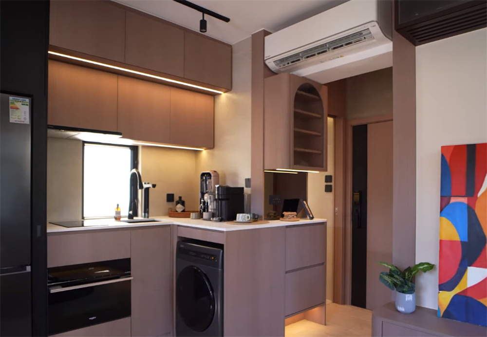 Cặp vợ chồng cải tạo căn hộ 24m² với 7 cửa sổ: Đổi chỗ bếp và nhà tắm, bỏ luôn sofa mà nhà vẫn thoáng bất ngờ- Ảnh 3.