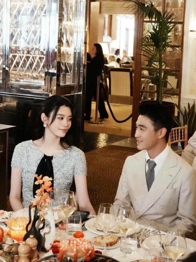 Trước giờ G đám cưới hào môn chấn động showbiz: Cô dâu "thiên thần" đeo 103 carat kim cương, nghe báo giá 180 tỷ ai nấy đều choáng váng- Ảnh 4.