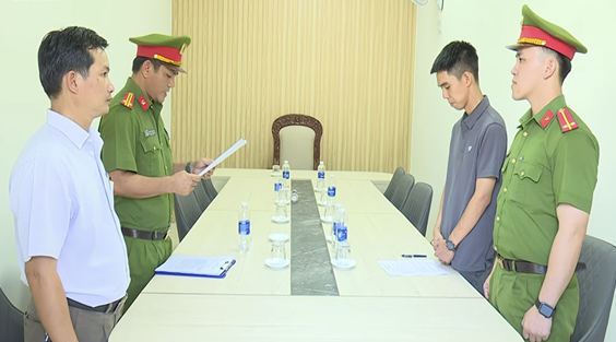 Ra quyết định khởi tố môi giới nhà đất Mai Văn Hoàng - Ảnh 1.