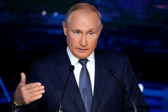 12 giờ rực lửa: 300 UAV lao vào lãnh thổ Nga, BQP ra thông báo khẩn – Ông Putin tung 