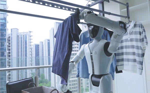 Không còn ở trong phim: Một công ty Trung Quốc vừa tung ra robot osin thay con người làm hết việc nhà- Ảnh 1. Không còn ở trong phim: Một công ty Trung Quốc vừa tung ra robot osin thay con người làm hết việc nhà- Ảnh 1.