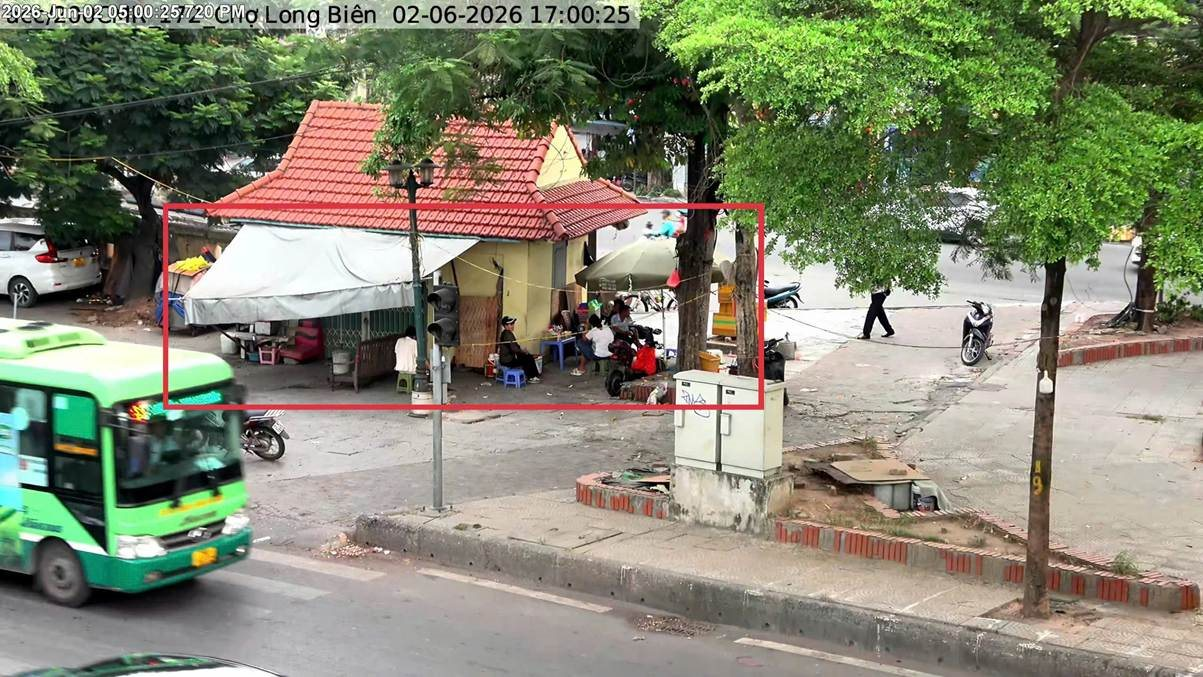 Sau 1 tuần thí điểm 'siêu phẩm' tuần tra trên không, Công an Hà Nội công bố loạt hình ảnh vi phạm 'nét căng' - Ảnh 4.