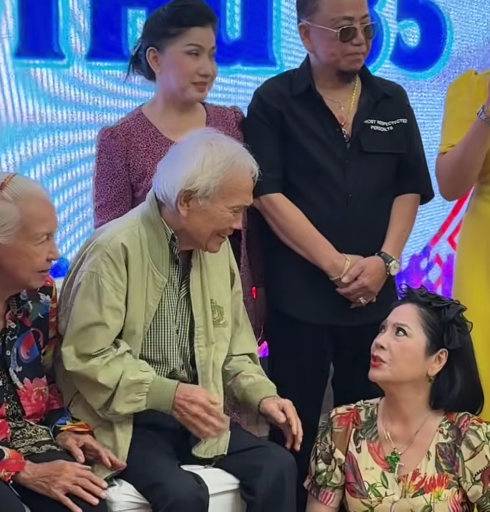 Vợ chồng nghệ sĩ 80 tuổi bị lừa 1,3 tỷ đồng qua điện thoại: "Vợ tôi tính liều chết"- Ảnh 1.