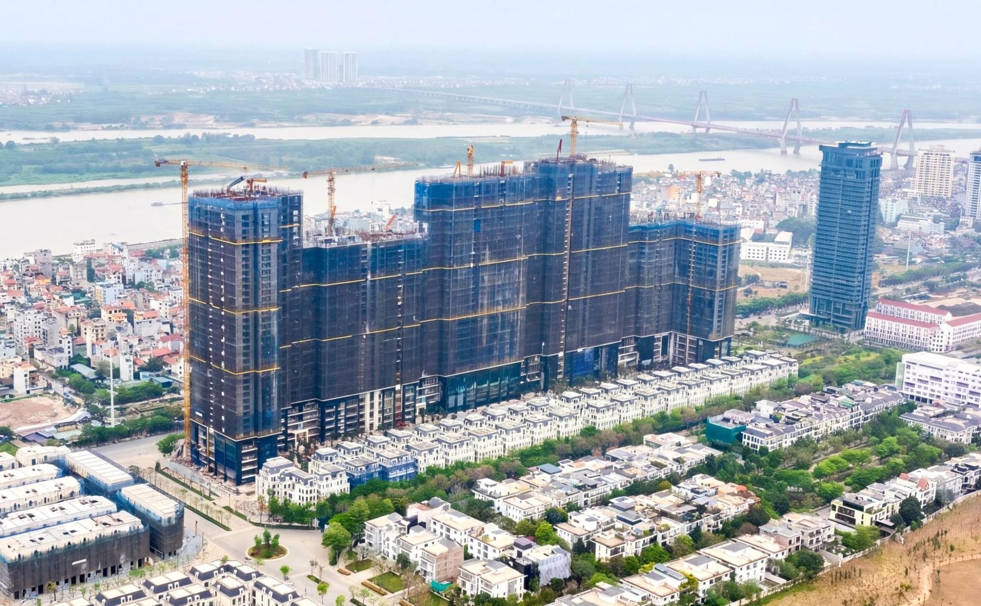 Dự án hàng hiệu Noble Crystal Tay Ho WorldHotels Residences tăng tốc về đích, dự kiến bàn giao từ Quý 1/2027- Ảnh 1.