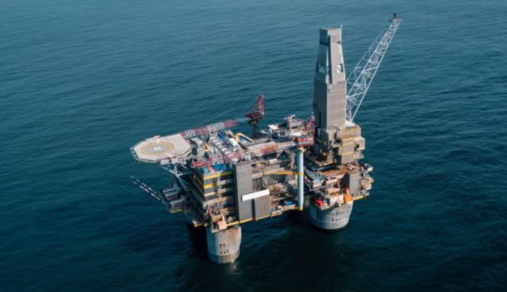Khoan thăm dò xuống đáy biển, phát hiện cột hydrocarbon dày 160 mét, trữ lượng 100 triệu thùng tài nguyên khai thác - Ảnh 1.