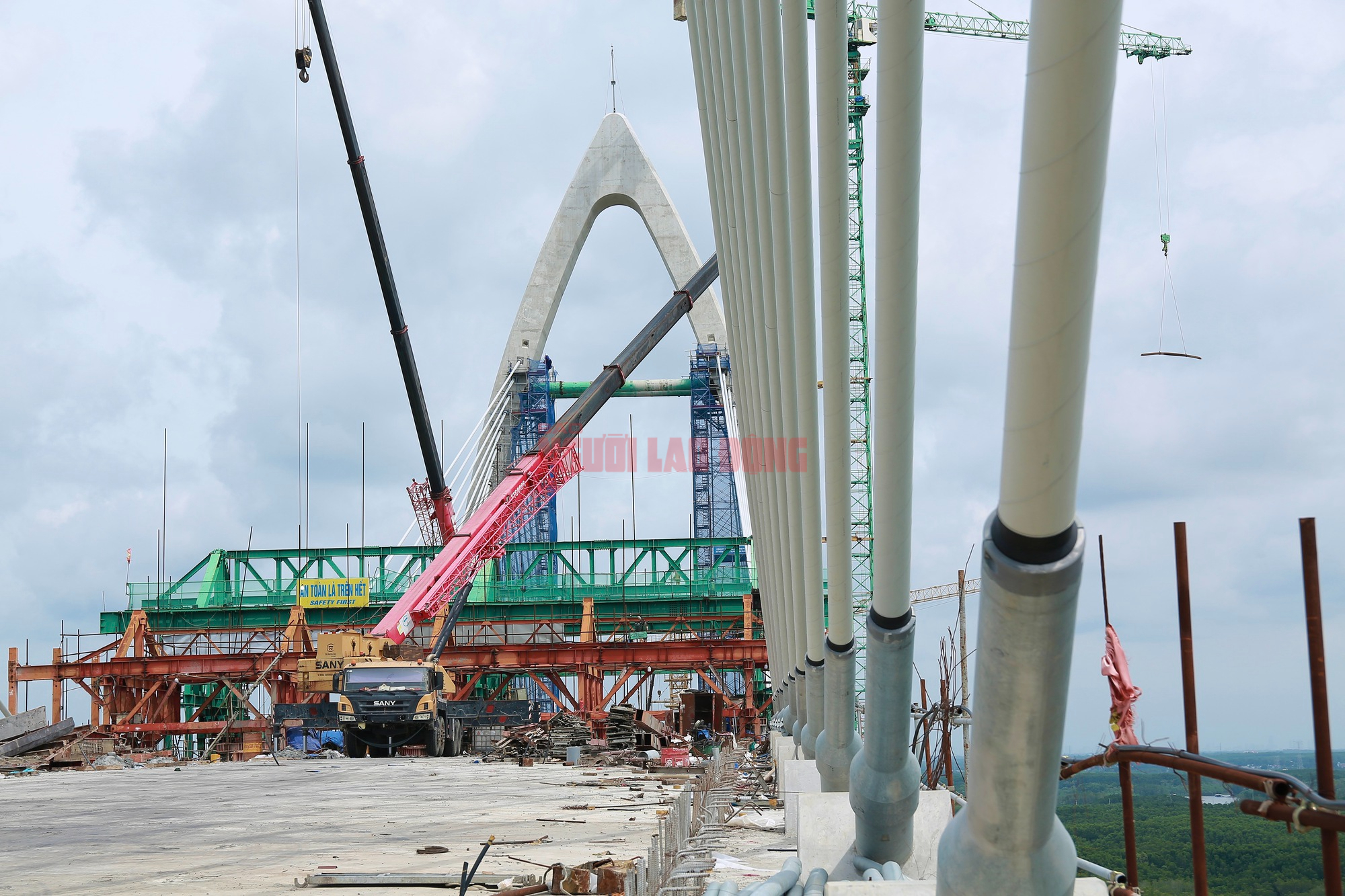 Cận cảnh cầu Phước An trước ngày hợp long- Ảnh 5.