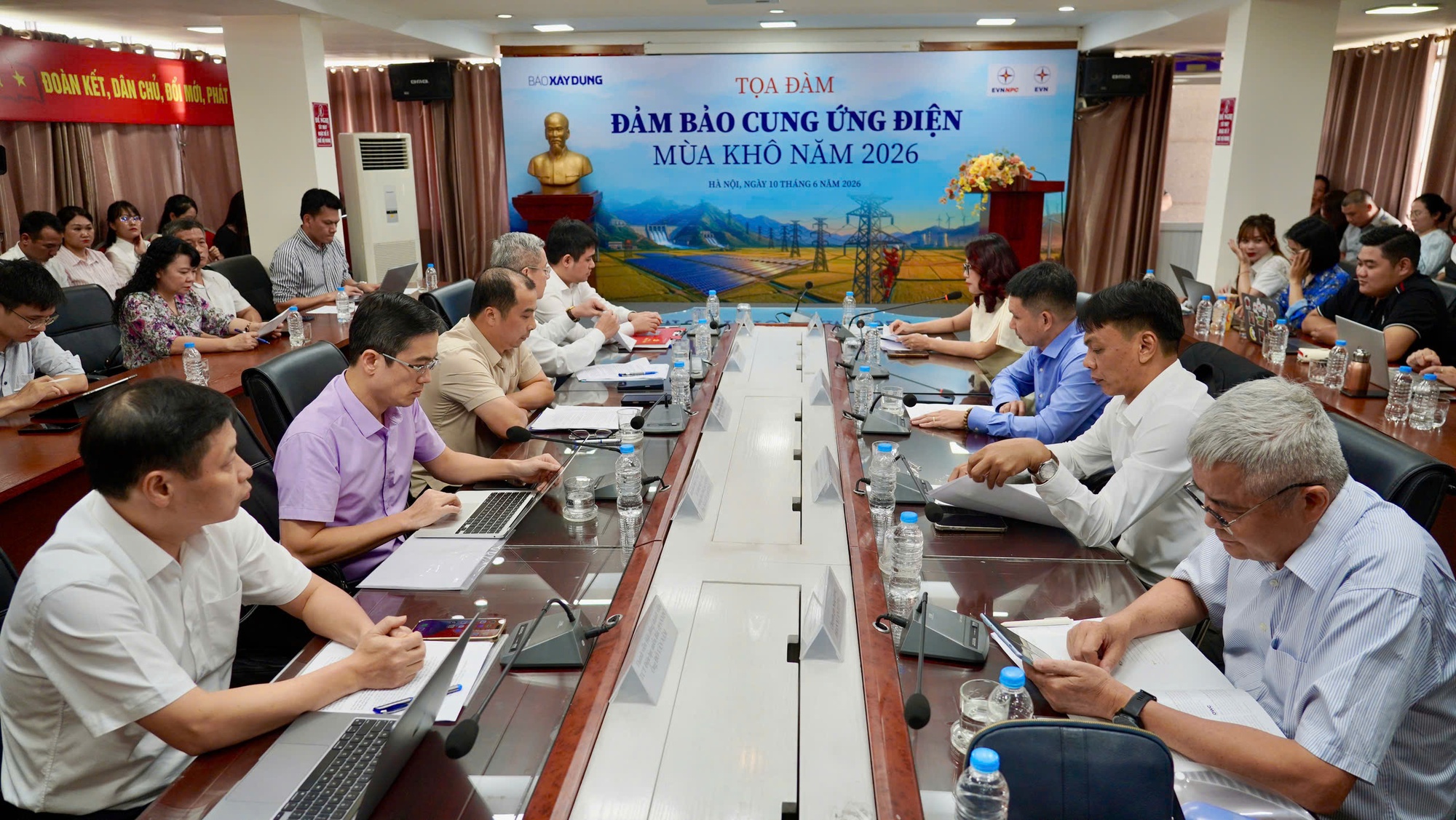Tính giá điện theo giờ cao điểm mới 2026 và những điều cần lưu ý cho doanh nghiệp - Ảnh 1.