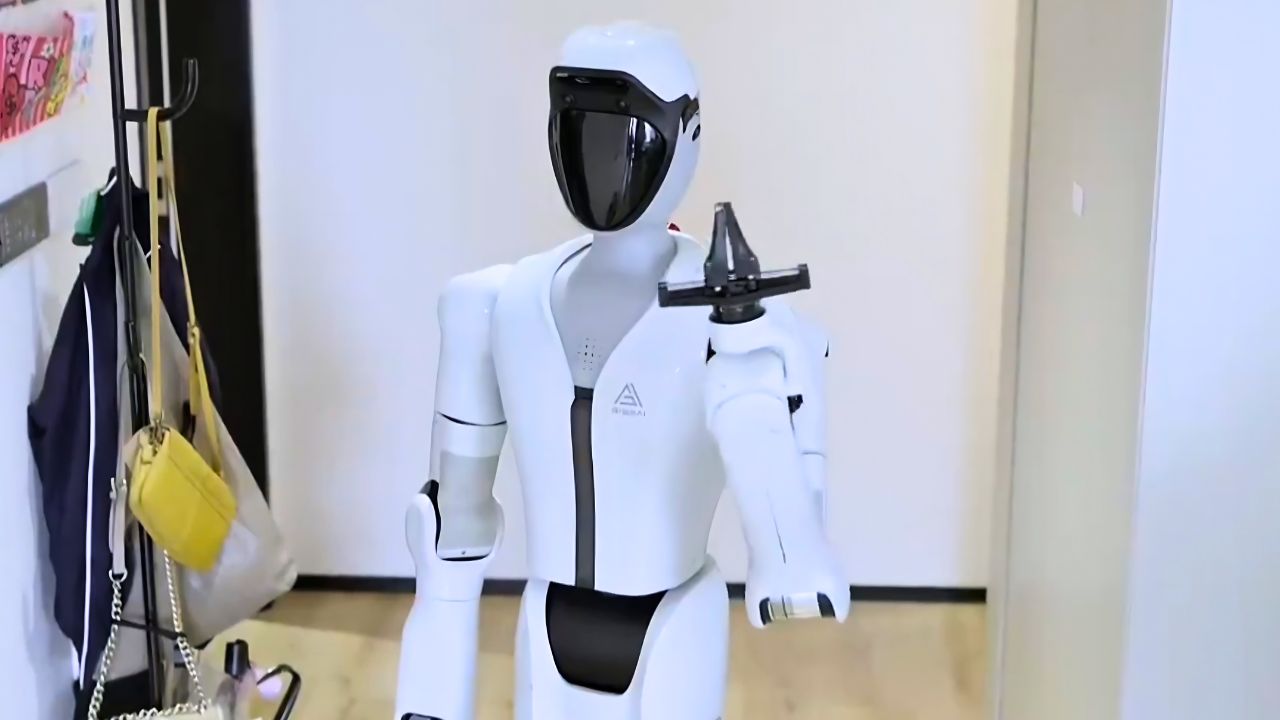 Không còn ở trong phim: Một công ty Trung Quốc vừa tung ra robot osin thay con người làm hết việc nhà- Ảnh 3. Không còn ở trong phim: Một công ty Trung Quốc vừa tung ra robot osin thay con người làm hết việc nhà- Ảnh 3.