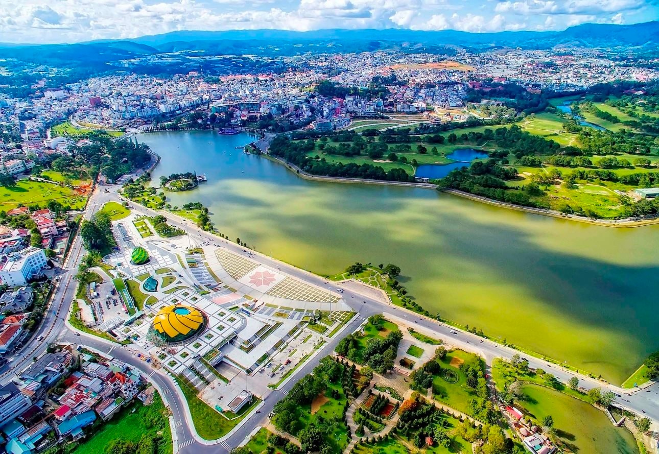 Sau khi Vingroup, Sun Group, Novaland, T&T Group... đổ bộ, tỉnh rộng nhất cả nước sắp có chuỗi dự án xanh trị giá 55.000 tỷ đồng- Ảnh 1.