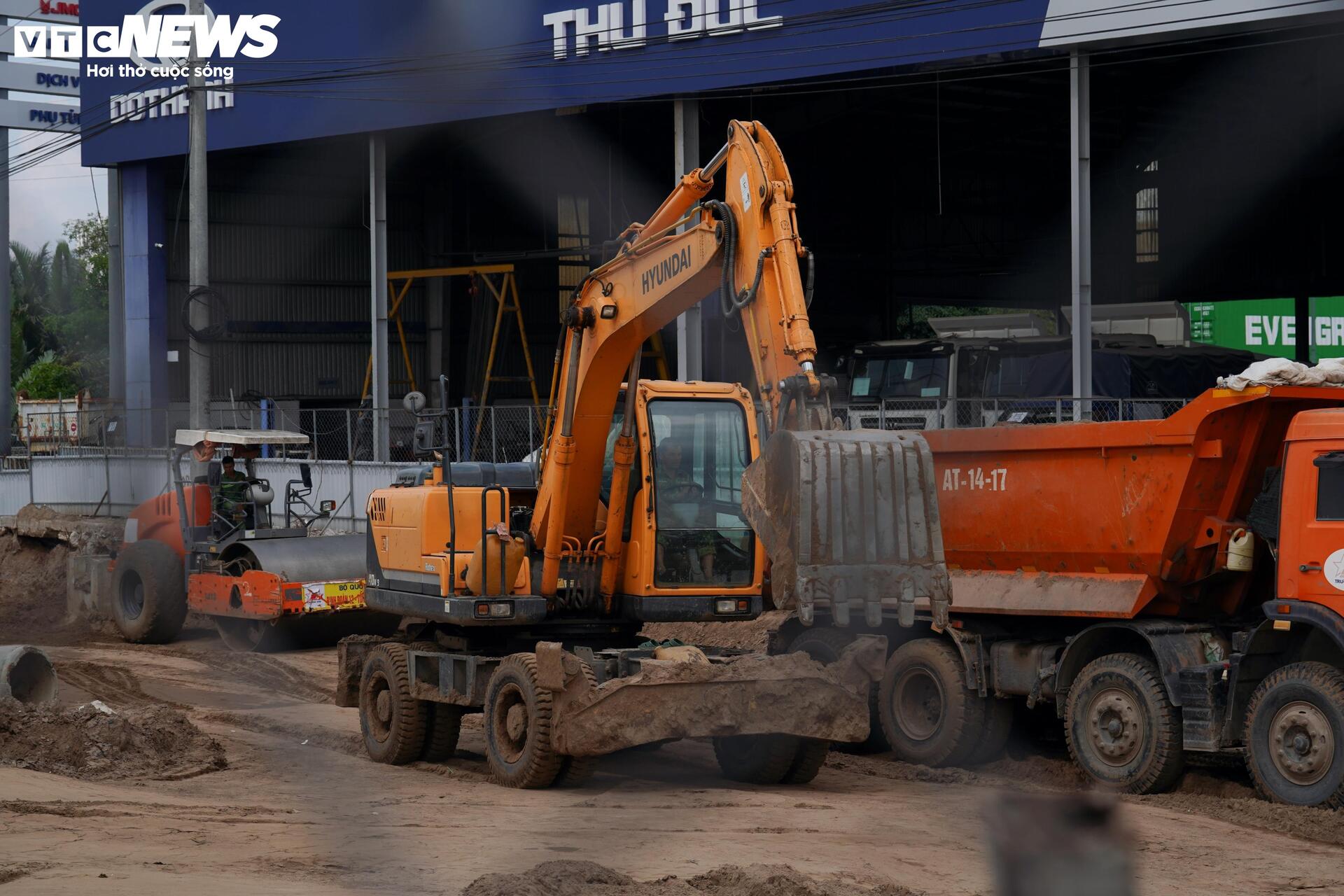 Nút giao 4 tầng nguy cơ tiếp tục lỡ hẹn khi nhiều hạng mục vẫn vướng mặt bằng- Ảnh 6.