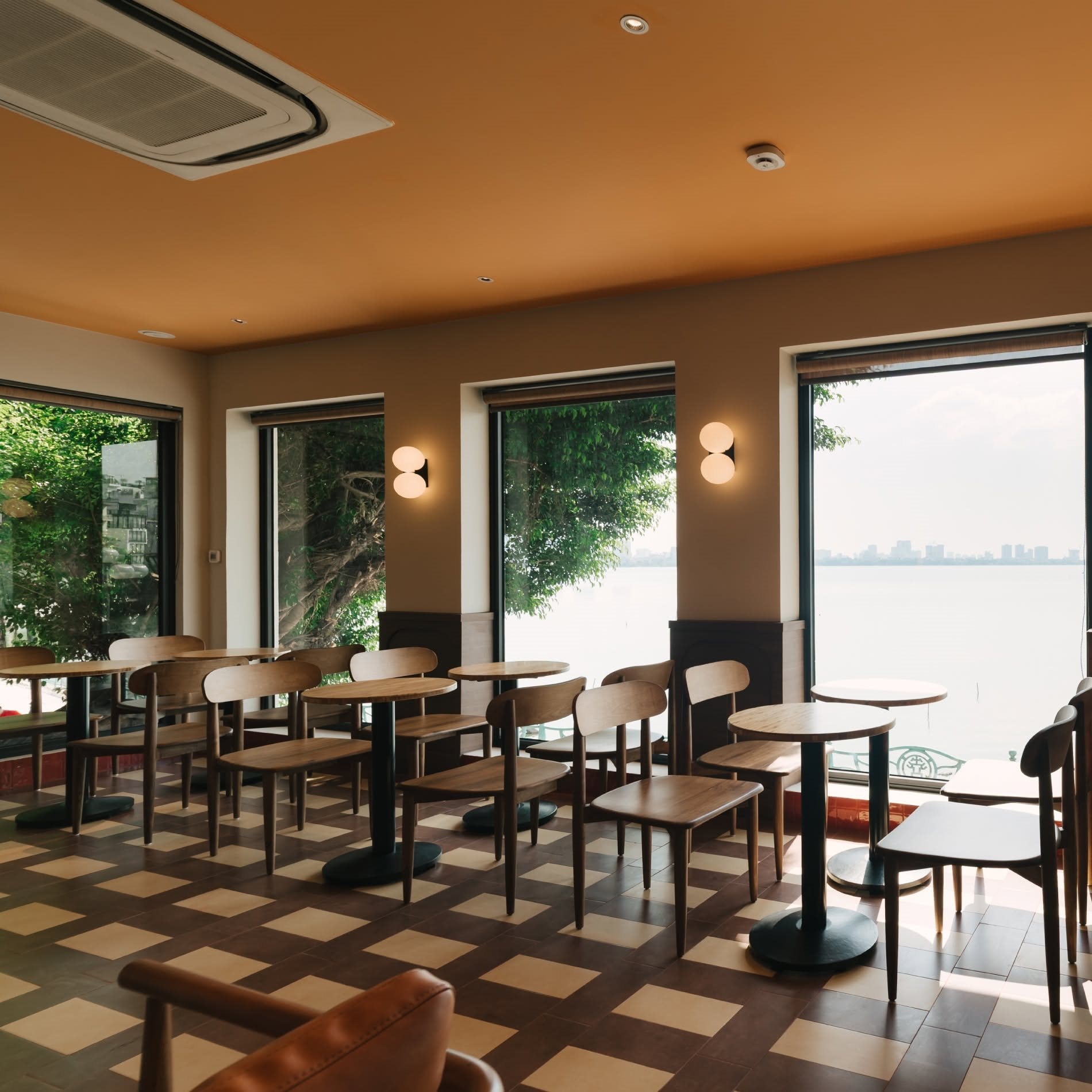 Highlands Coffee mở cửa hàng thứ 1.000 tại con đường lãng mạn nhất Hà Nội- Ảnh 2.