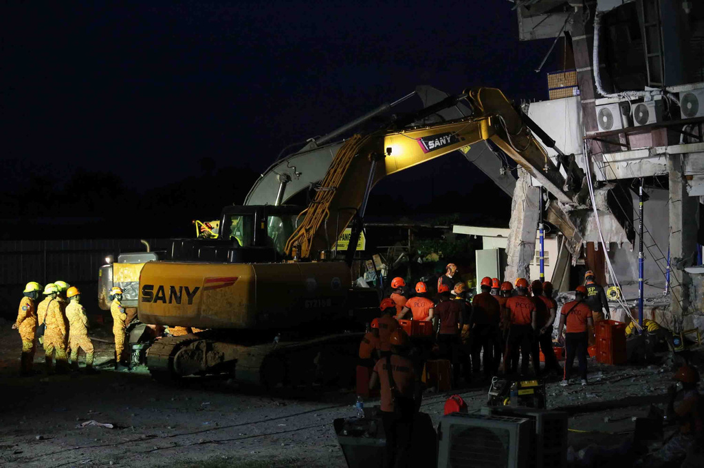 Trận động đất mạnh tại Philippines: Tìm thấy 53 thi thể nạn nhân- Ảnh 2.