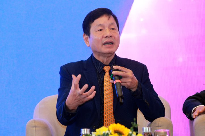 'Nỗi lòng' Chủ tịch FPT Trương Gia Bình: Doanh nhân không phải trọc phú sống sa đọa, họ bận bịu từ sáng và hàng chục năm không có ngày nghỉ- Ảnh 1.