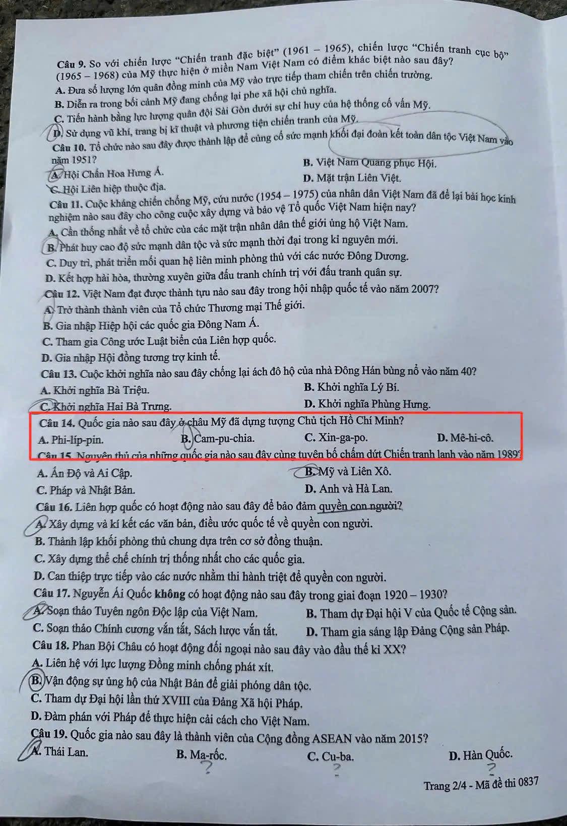 Bộ Giáo dục & Đào tạo “kiến tạo đẹp mắt” và những pha bỏ lỡ điểm số khó tin của sĩ tử trong kỳ thi Tốt nghiệp THPT- Ảnh 2.