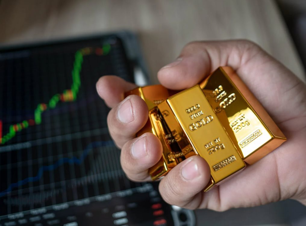 Giá vàng bật tăng rất mạnh, hồi phục 9 triệu đồng/lượng chỉ sau một ngày- Ảnh 3.