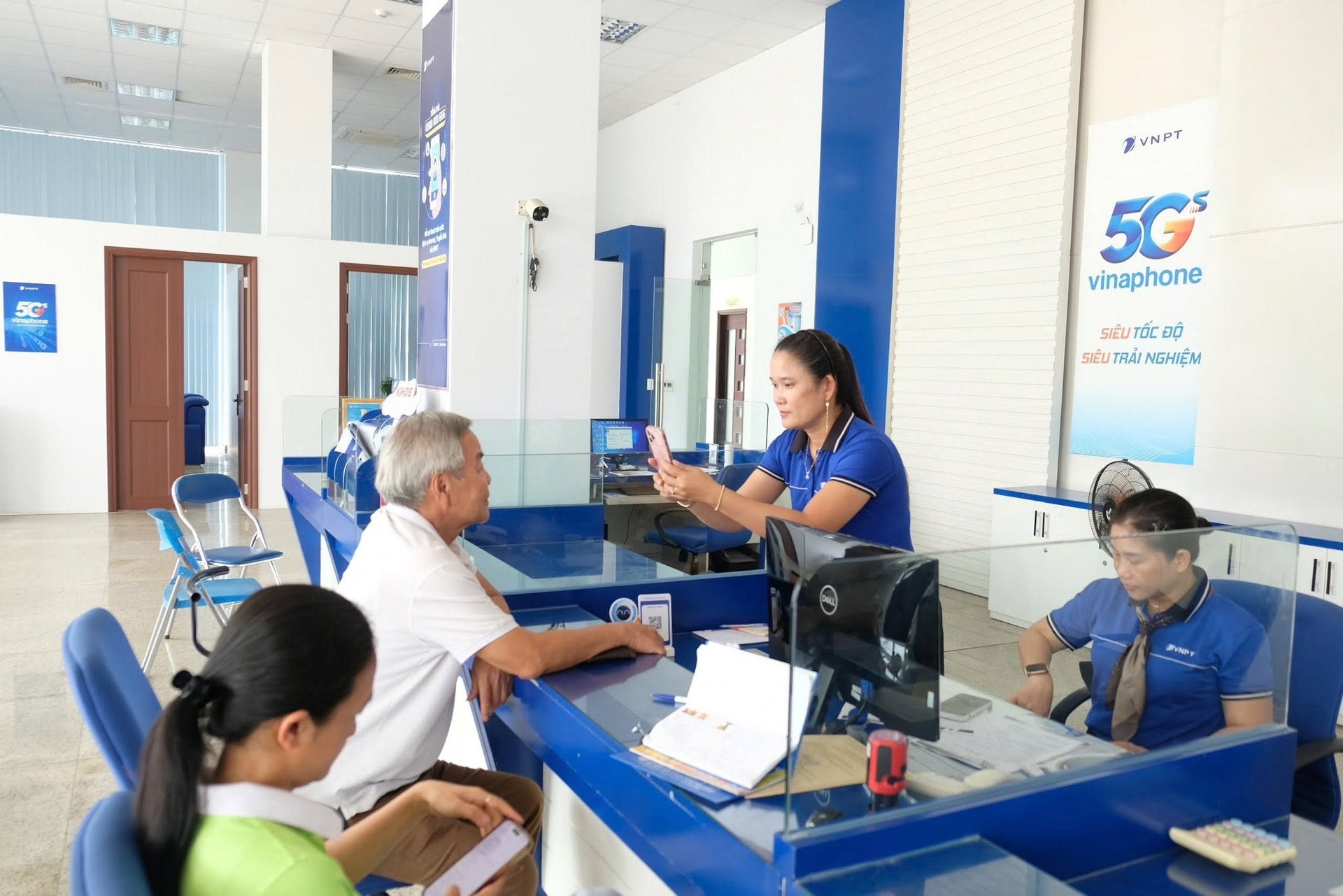 3 triệu thuê bao khẩn trương làm ngay việc này trước 15/6 nếu không muốn bị khóa sim!- Ảnh 1. 3 triệu thuê bao khẩn trương làm ngay việc này trước 15/6 nếu không muốn bị khóa sim!- Ảnh 1.