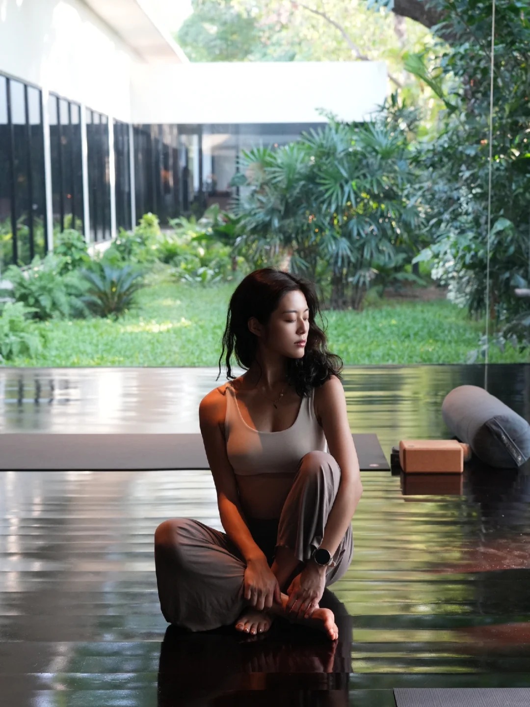Thích thì đi ăn omakase một mình, cuối tuần từ chối đi bar vì đang thiền: Khám phá 