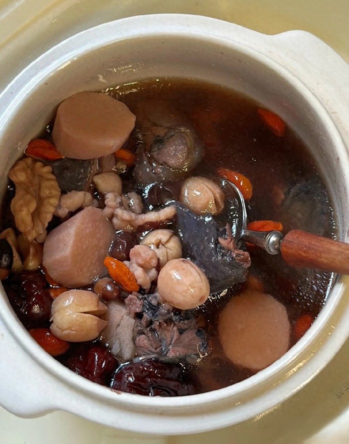 Đây chính là món ăn bổ thận tuyệt vời nhất: ăn 3 lần mỗi tuần sẽ nuôi dưỡng thận, tràn đầy năng lượng và trông trẻ trung hơn tuổi- Ảnh 4.