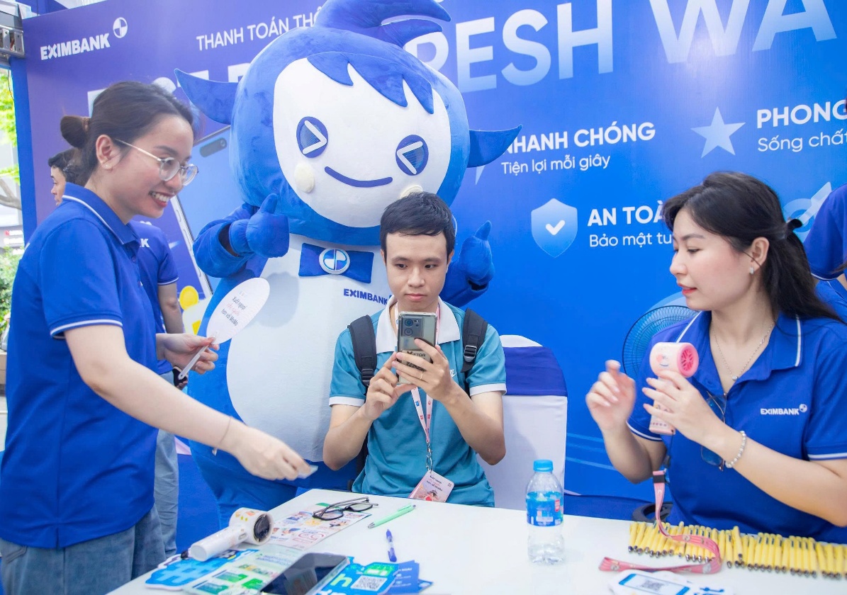 Eximbank đẩy mạnh giải pháp quản lý dòng tiền cho hộ kinh doanh - Ảnh 1.