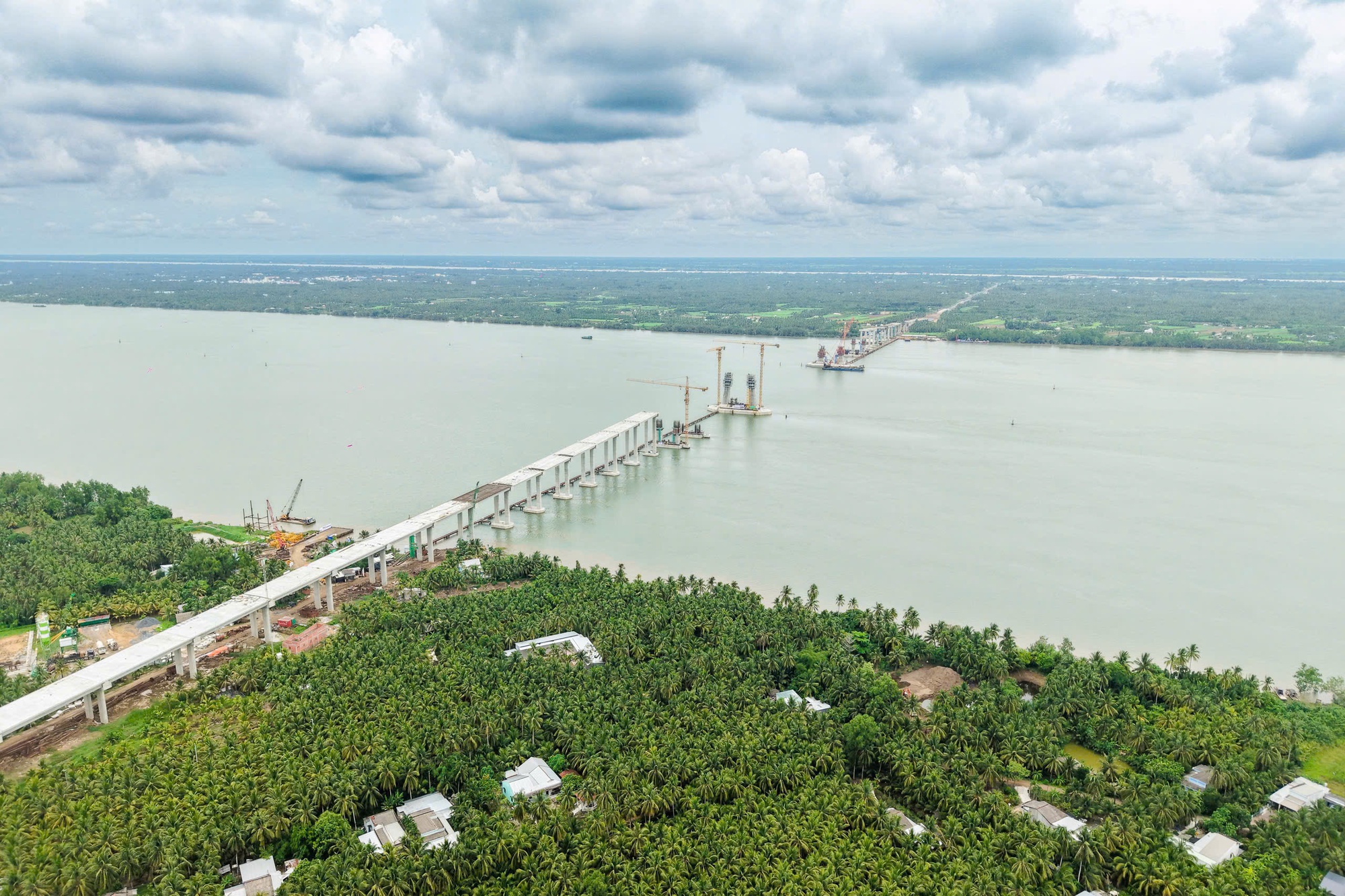 Nỗ lực rút ngắn tiến độ cầu Đại Ngãi 1 trước 6 tháng - Ảnh 2.