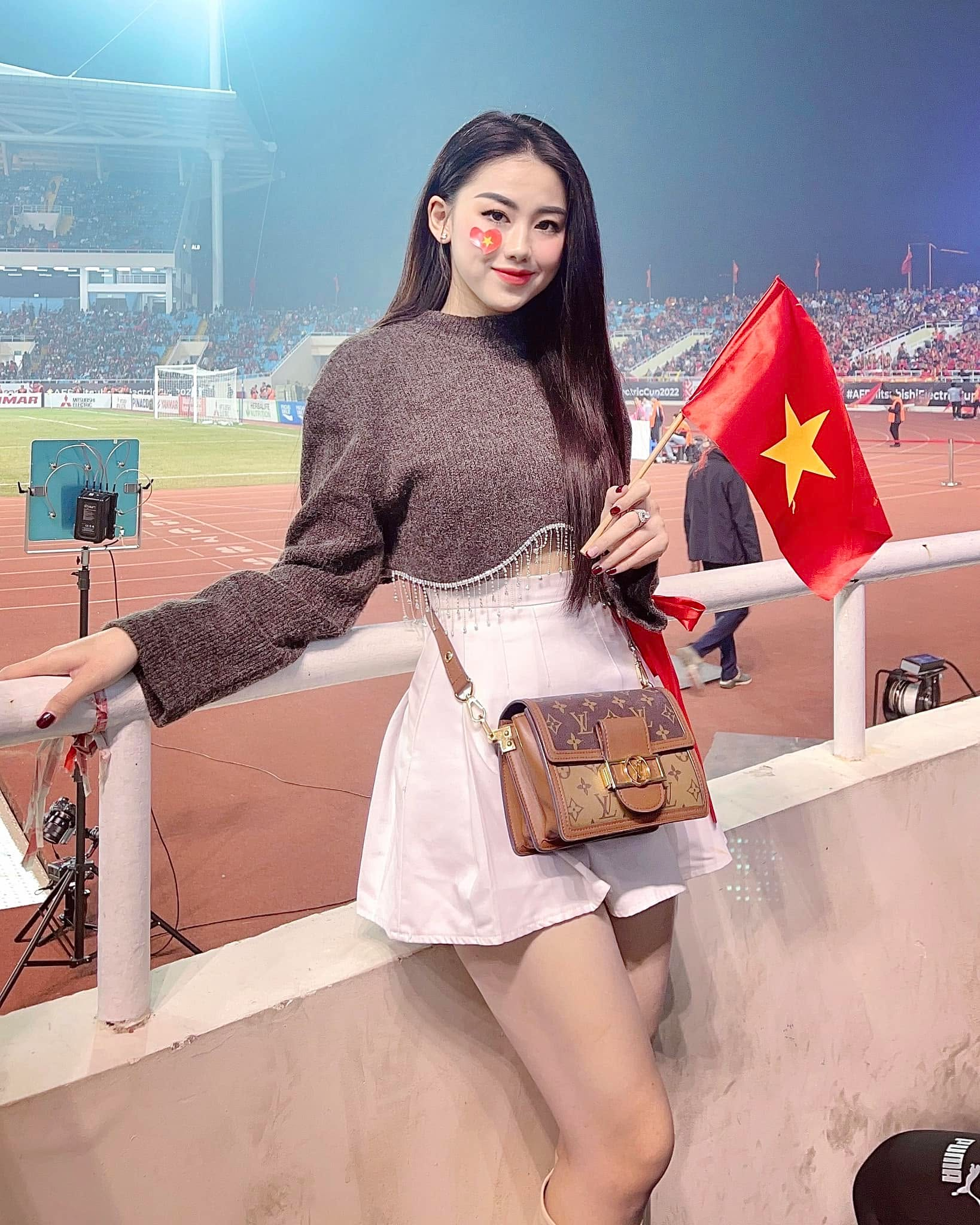 Cô gái Hải Phòng từng là mỹ nhân Nóng Cùng FIFA World Cup 8 năm trước, cuộc sống hiện tại gây bất ngờ - Ảnh 5.