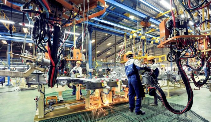 12 ngành học khát nhân lực nhất hiện nay với mức lương khởi điểm cực "khủng" năm 2026 - Ảnh 3. 12 ngành học khát nhân lực nhất hiện nay với mức lương khởi điểm cực "khủng" năm 2026 - Ảnh 3.
