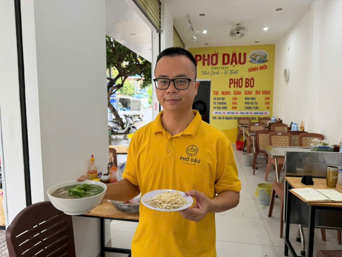 Chủ quán phở "triệu view" xông xáo khởi nghiệp- Ảnh 1.