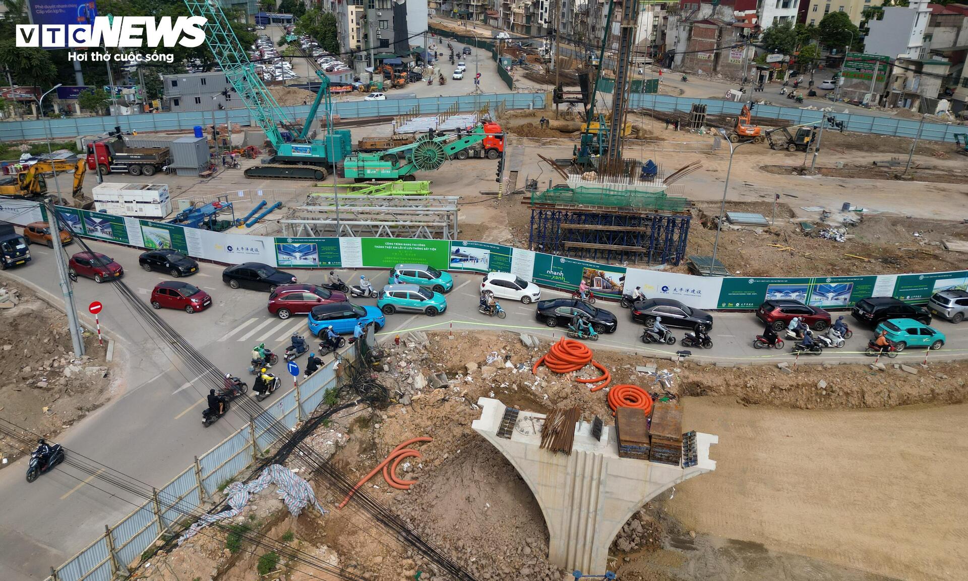 Đại công trường nhà ga metro số 5 tại nút giao Nguyễn Chí Thanh - La Thành- Ảnh 13.