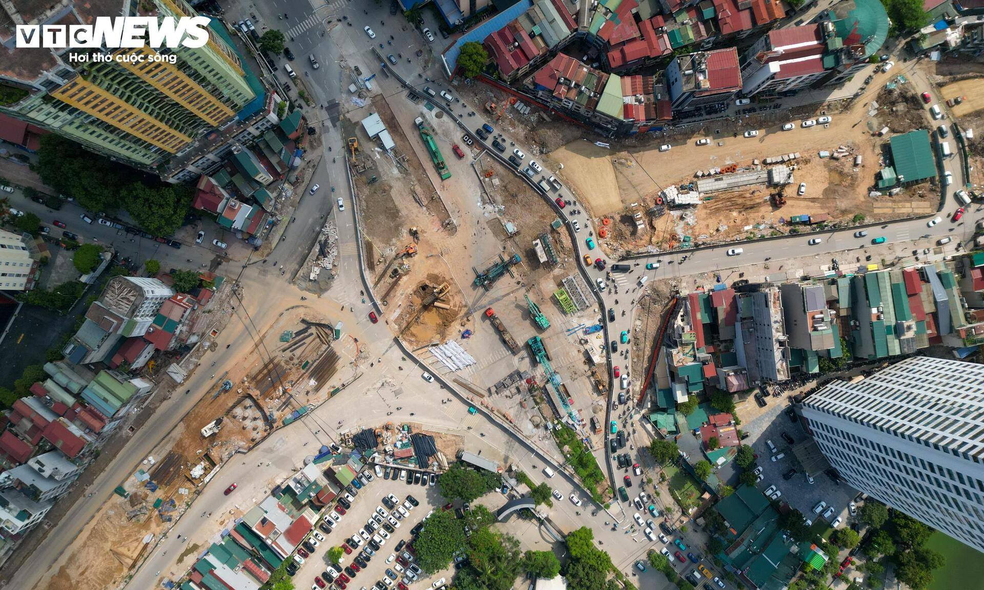 Đại công trường nhà ga metro số 5 tại nút giao Nguyễn Chí Thanh - La Thành- Ảnh 10.