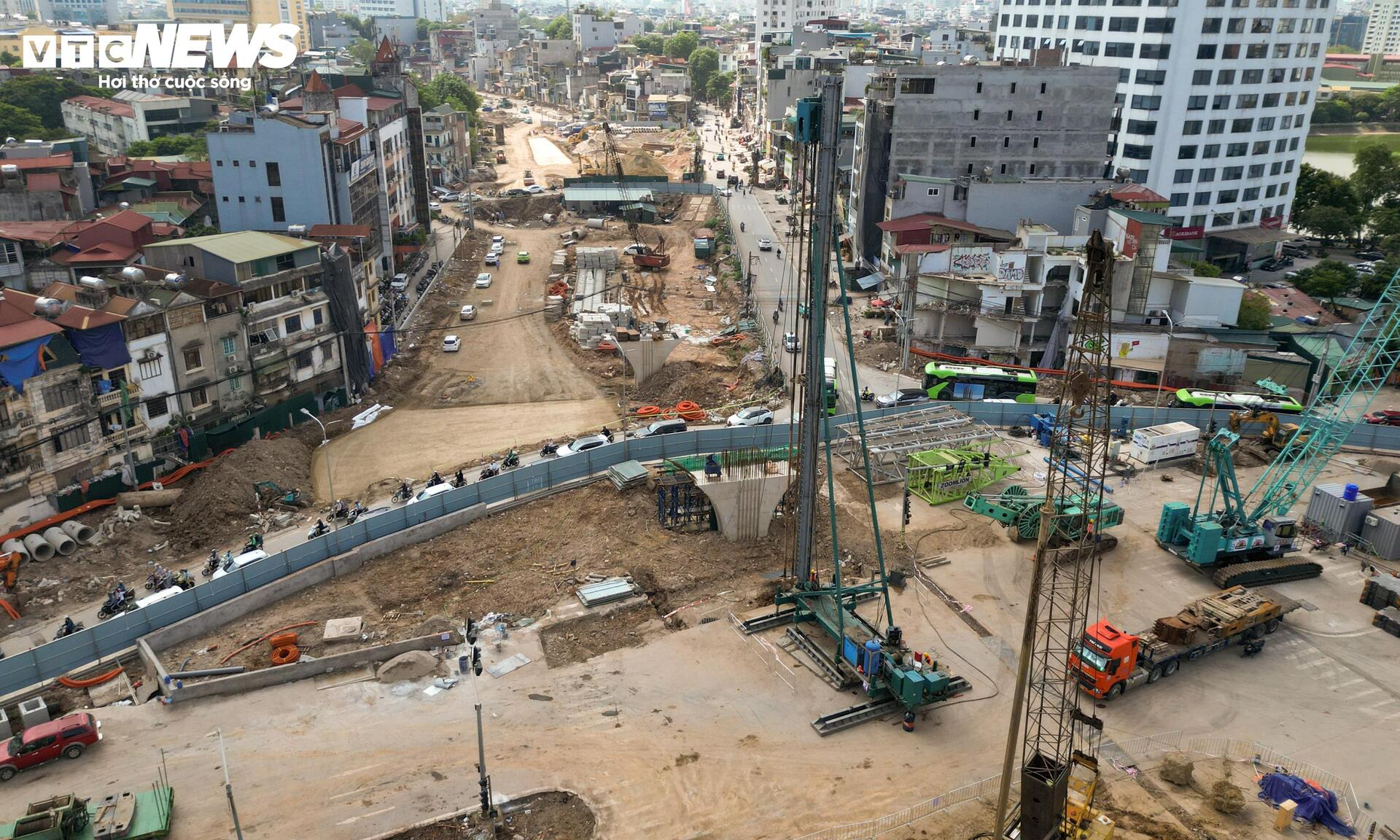 Đại công trường nhà ga metro số 5 tại nút giao Nguyễn Chí Thanh - La Thành- Ảnh 6.