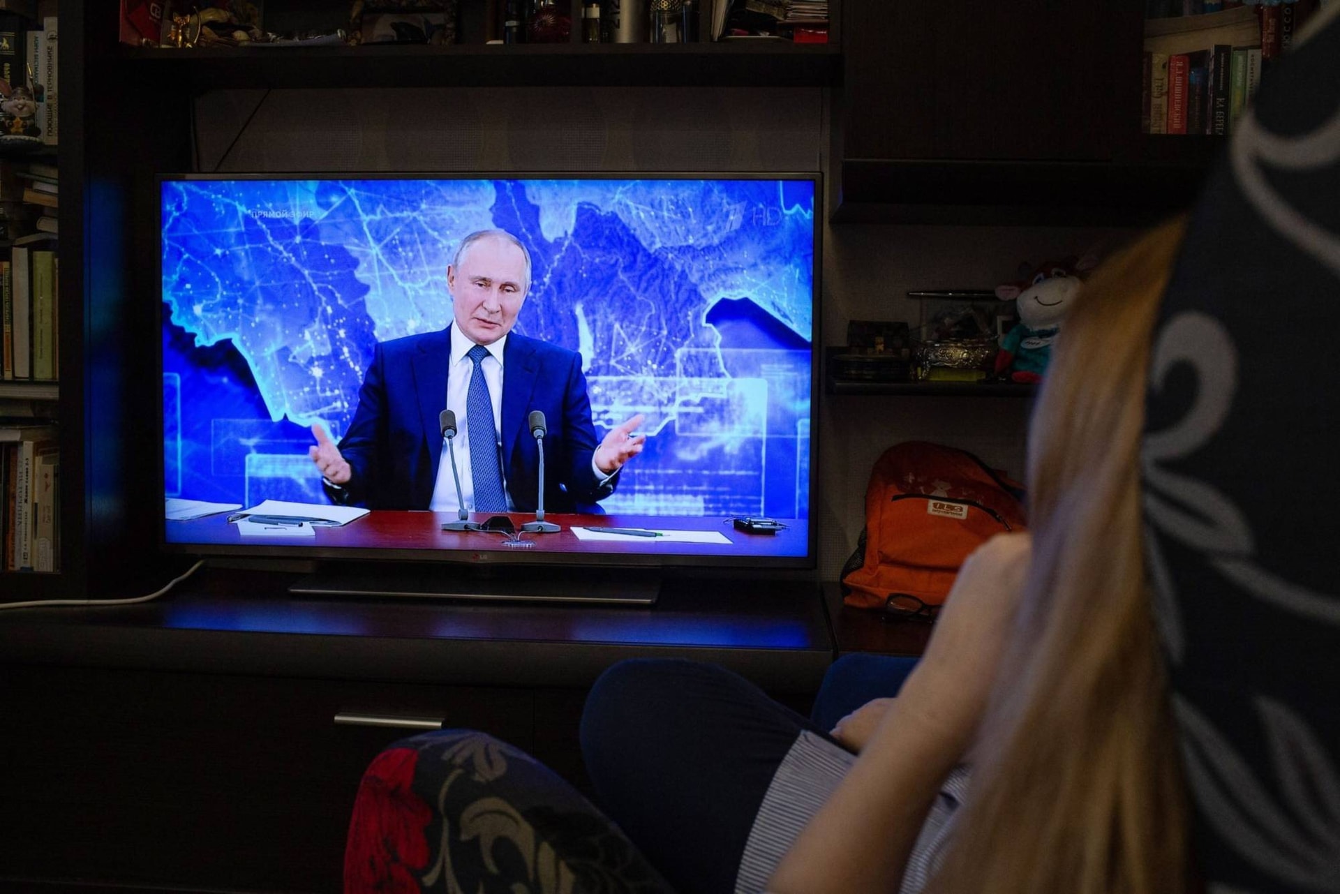 "Kỹ tính" như người Nga: Không mê TV LG hay Samsung, chuyển hết sang TV Trung Quốc - Đã thế chỉ thích màn nhỏ 32 inch- Ảnh 1.