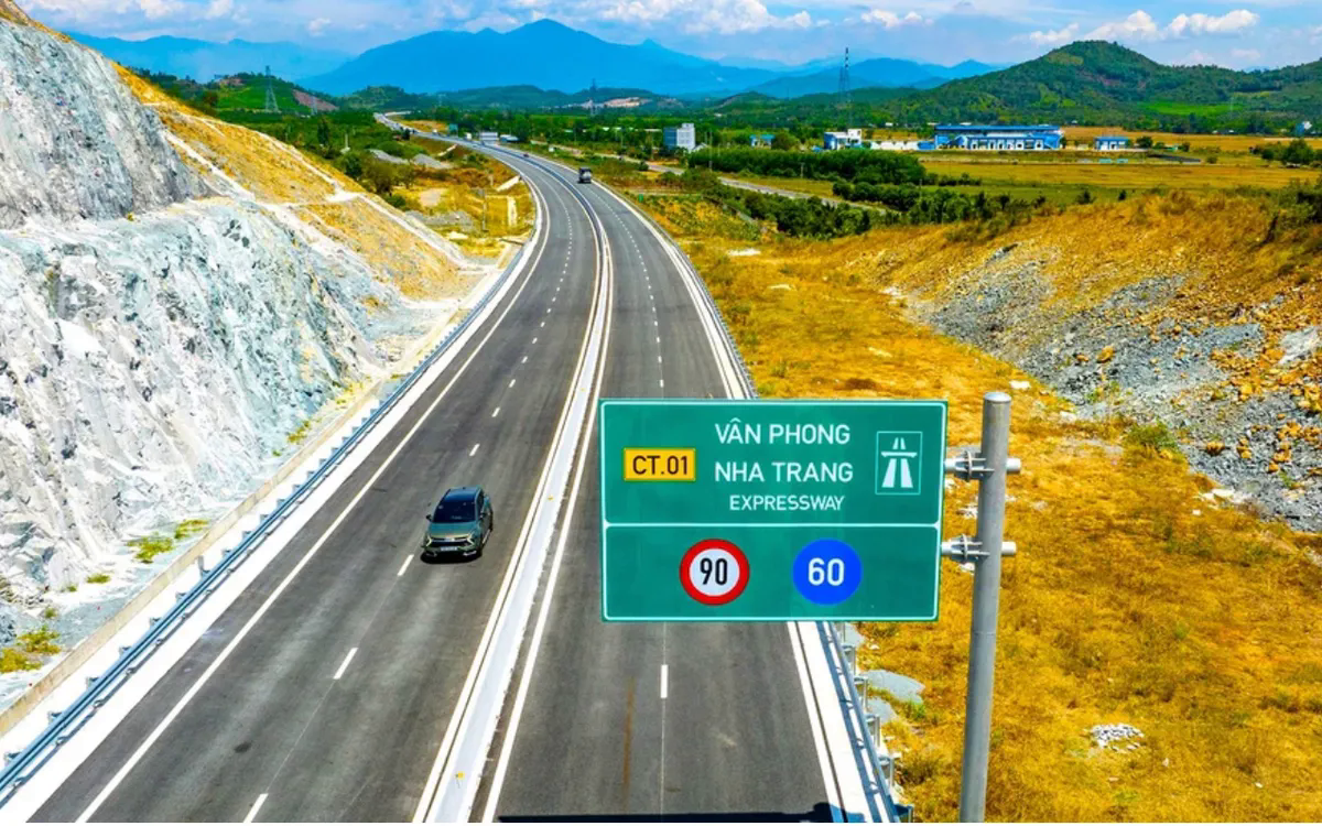 Sắp thu phí 13 tuyến cao tốc Bắc - Nam, thấp nhất 900 đồng/km - Ảnh 1.