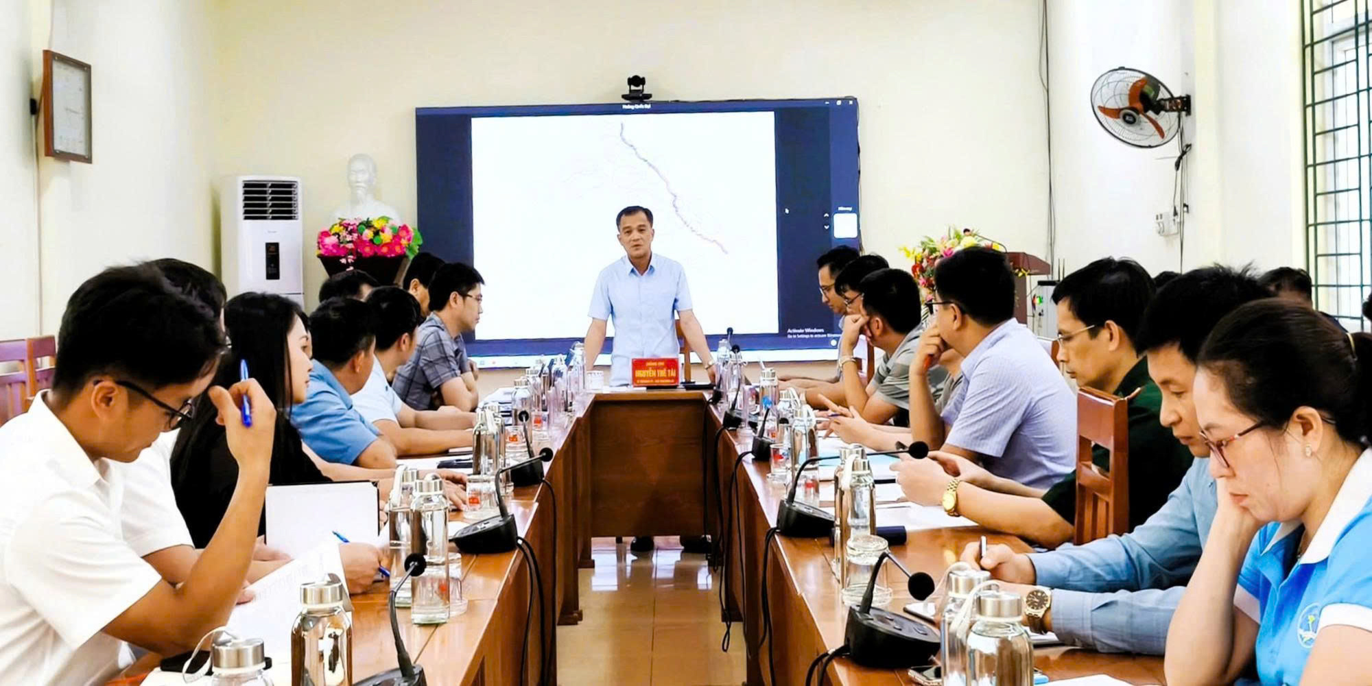 Thông tin về sắp xếp lần 2: Một tỉnh giảm 1.274 đơn vị, 3.822 người hoạt động không chuyên trách theo dự kiến mới nhất - Ảnh 1.