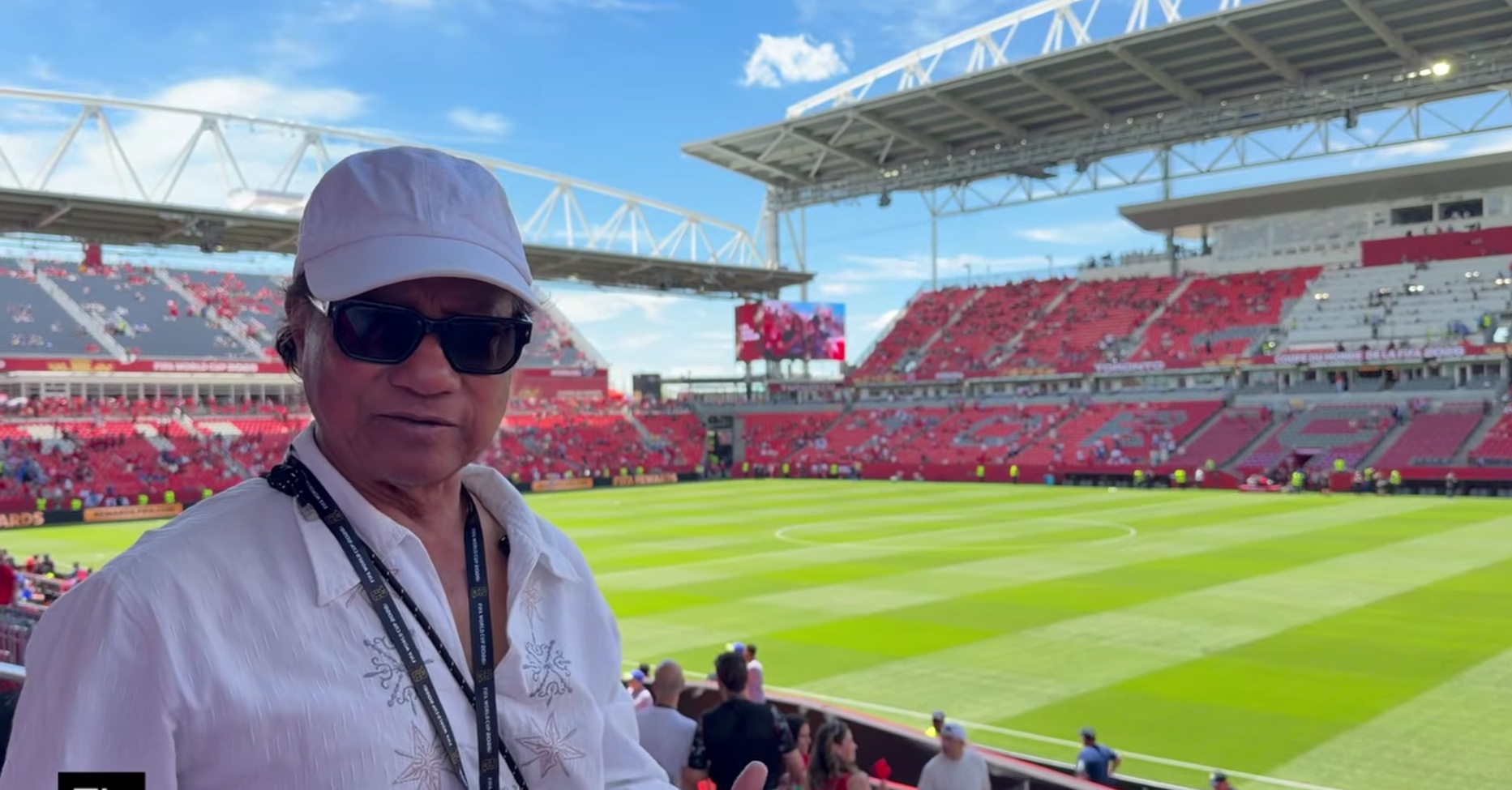 Chế Linh U90 đi xem World Cup, nói 1 điều trong sân vận động- Ảnh 1.