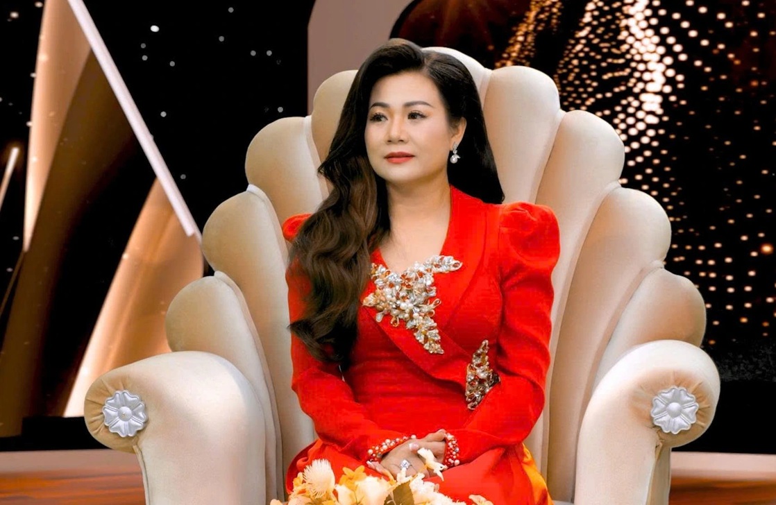 Nữ ca sĩ Bolero ốm nặng, kiệt sức: Tuyệt đối không bỏ 1 việc- Ảnh 2.