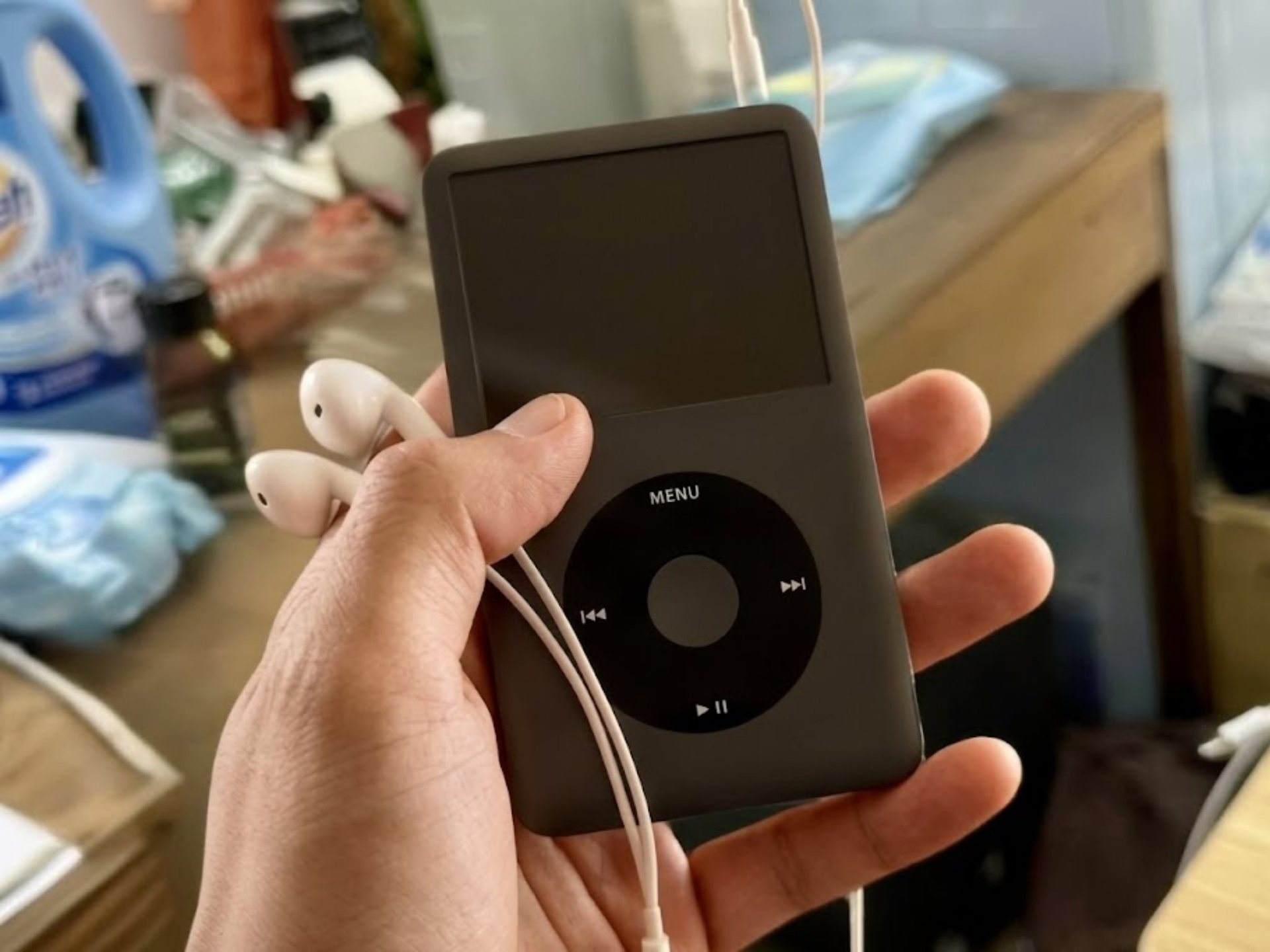 Giữa kỷ nguyên 5,66 tỷ người dùng mạng xã hội, vì sao thế hệ Gen Z chọn "ngắt kết nối" bằng công nghệ 20 năm tuổi?- Ảnh 3.