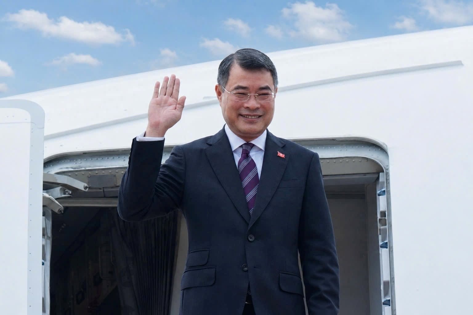 Thủ tướng Lê Minh Hưng lên đường dự Hội nghị Cấp cao ASEAN – Nga trên chuyến bay thương mại Vietjet- Ảnh 1.