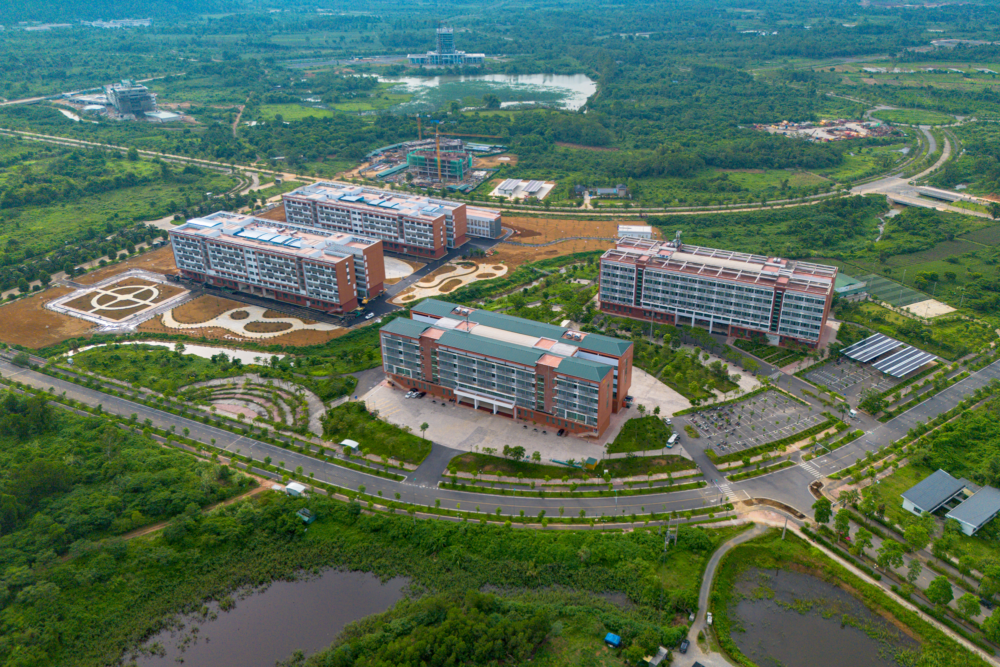 Bất ngờ trước diện mạo mới của đại học rộng nhất Việt Nam trên khu đất rộng gấp đôi hồ Tây, nơi sắp đón hơn 17.000 sinh viên - Ảnh 3.