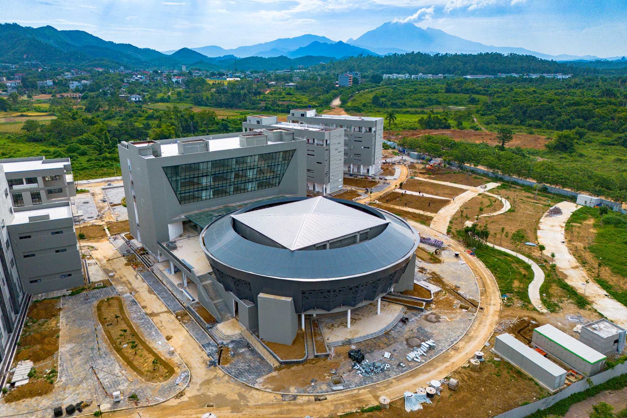 Bất ngờ trước diện mạo mới của đại học rộng nhất Việt Nam trên khu đất rộng gấp đôi hồ Tây, nơi sắp đón hơn 17.000 sinh viên - Ảnh 6.