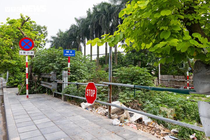 Cận cảnh tuyến đường sắt trăm tuổi giữa lòng Hà Nội trước đề xuất di dời- Ảnh 17.
