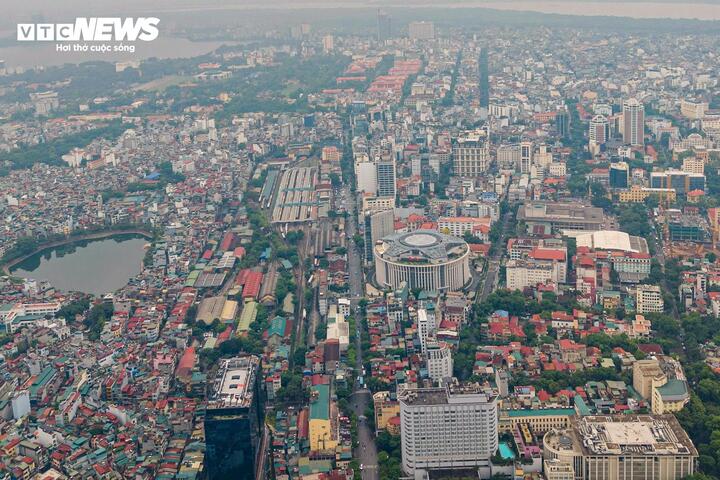 Cận cảnh tuyến đường sắt trăm tuổi giữa lòng Hà Nội trước đề xuất di dời- Ảnh 2.