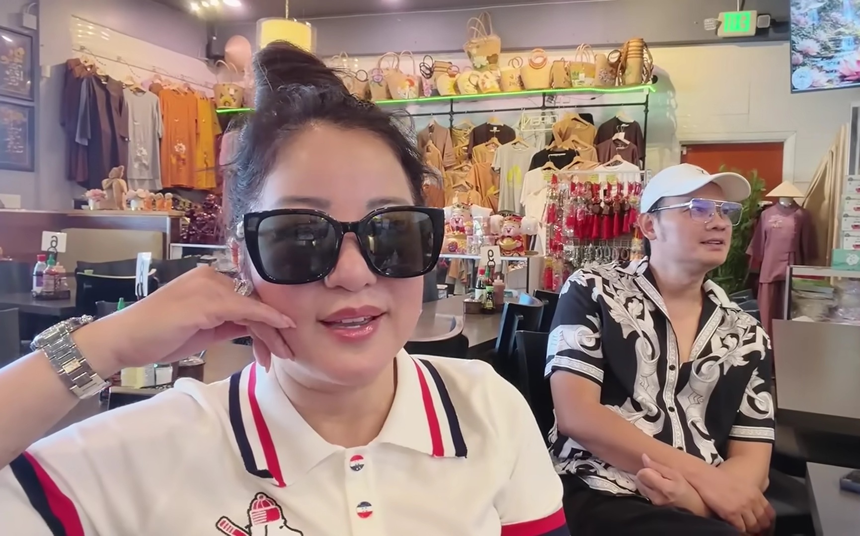 Nam NSƯT giàu có là giám đốc: 