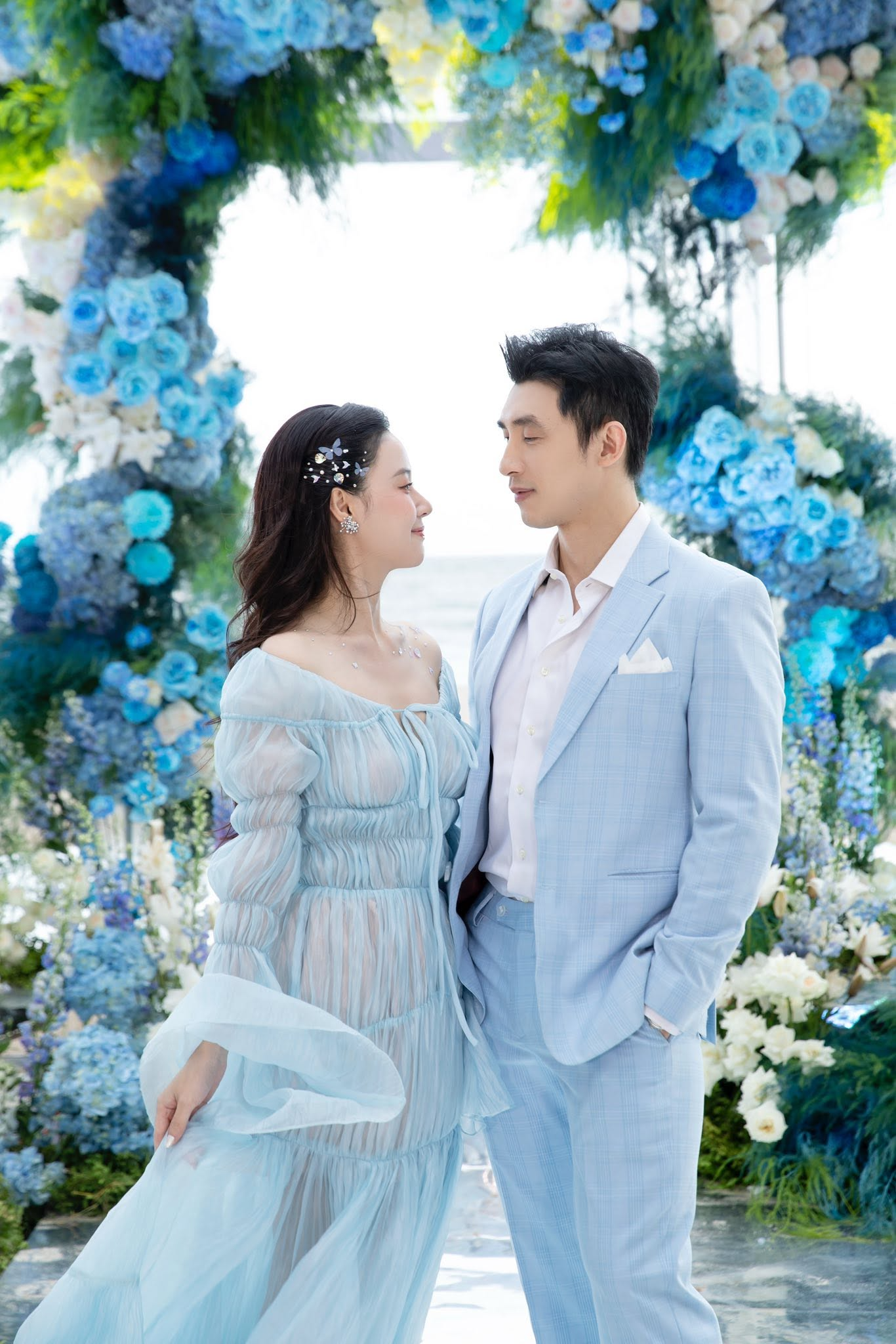 Con trai Chủ tịch nổi tiếng dùng “thuật ẩn thân” để yêu mỹ nhân showbiz: Lấy vợ mới lộ mặt, cưới xong thay đổi 180 độ - Ảnh 13.