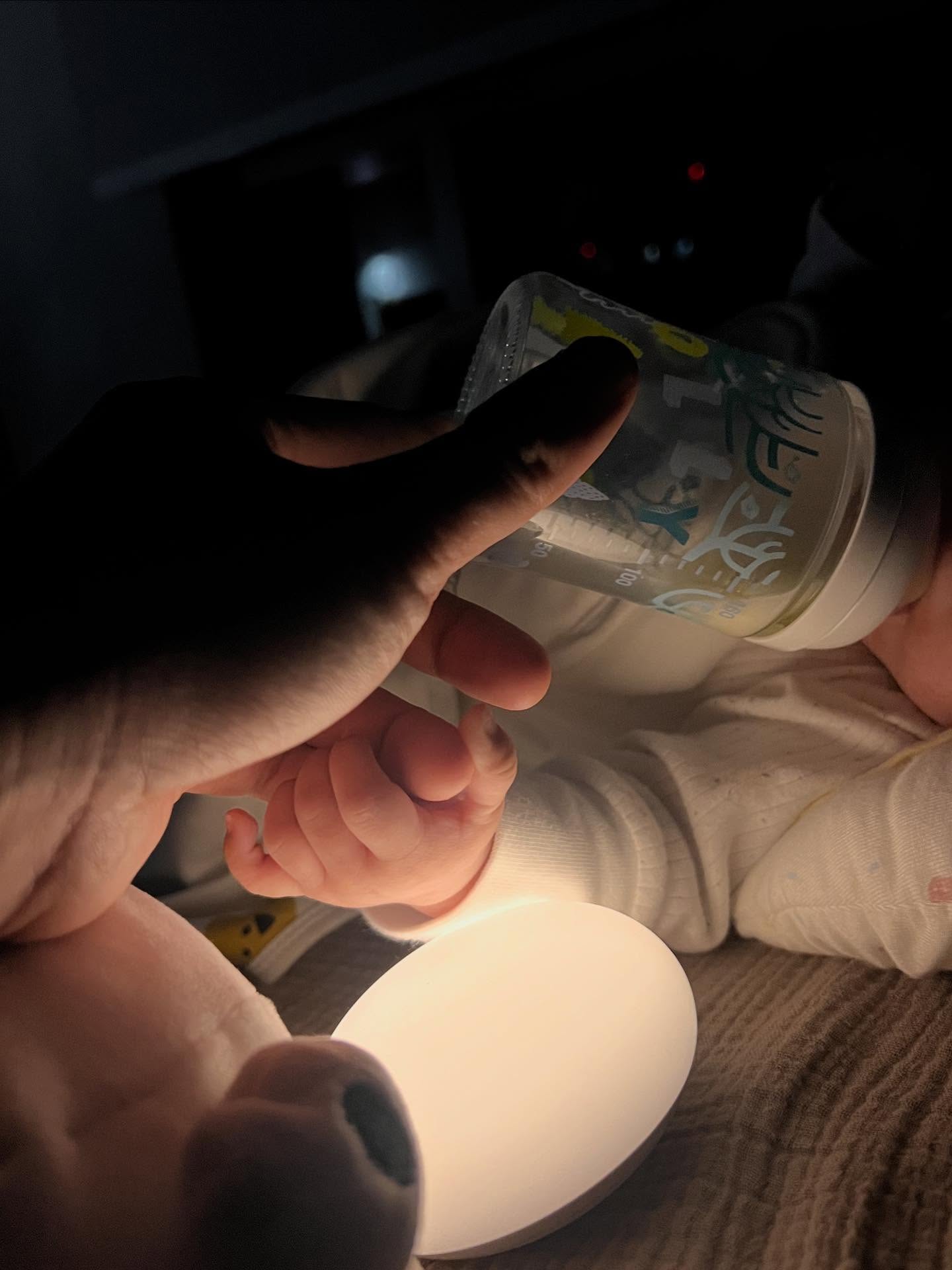 Huy Trần và hành trình lần đầu làm cha: Từ những đêm thức trắng chăm con đến khoảnh khắc nghẹn ngào nghe bé Gạo bập bẹ tiếng "mama" - Ảnh 6.