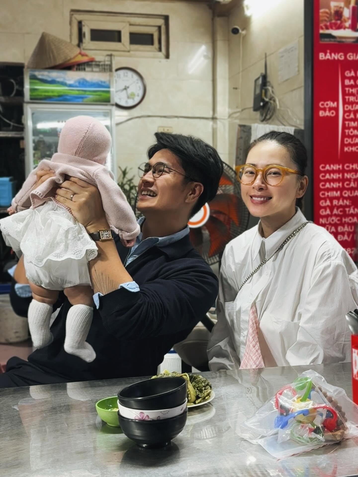 Huy Trần và hành trình lần đầu làm cha: Từ những đêm thức trắng chăm con đến khoảnh khắc nghẹn ngào nghe bé Gạo bập bẹ tiếng "mama" - Ảnh 15.