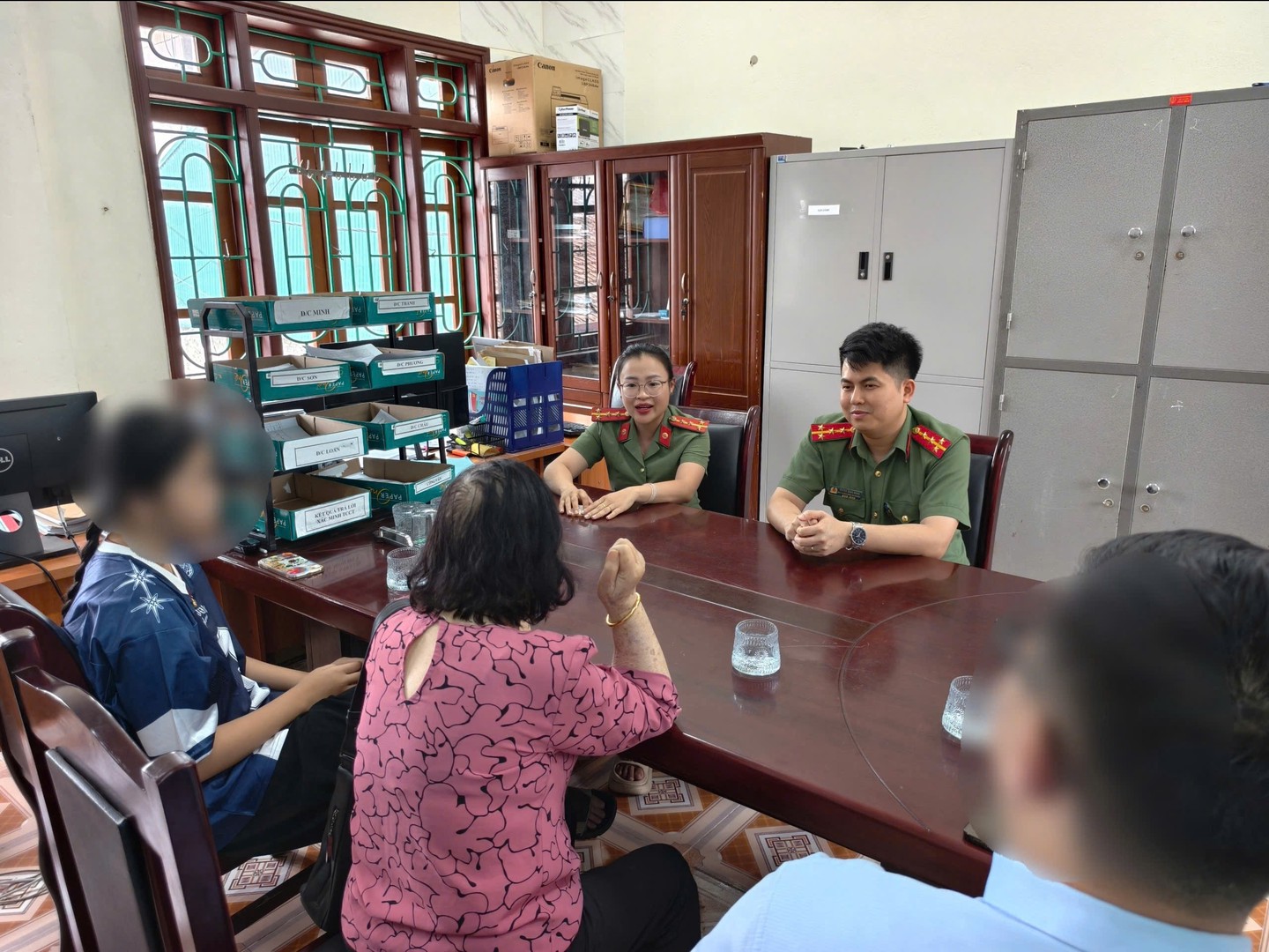 Cụ bà 76 tuổi chuẩn bị chuyển tiền vào tài khoản VietinBank mang tên NGUYEN TRIEU SANG, Công an lập tức vào cuộc xác minh- Ảnh 2.