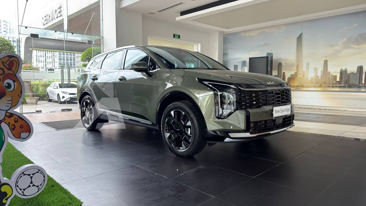 Soi Kia Sportage 2026 bản Luxury vừa về đại lý: Giá dễ tiếp cận nhất từ 839 triệu đồng, vẫn có nhiều công nghệ đáng chú ý - Ảnh 1.
