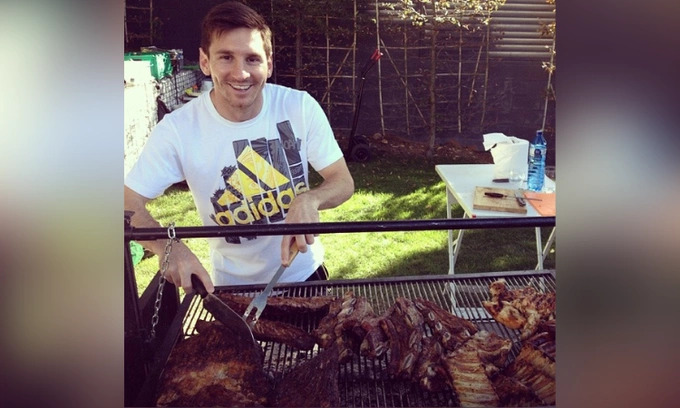 Món ăn đặc biệt được xem là "vũ khí vô địch" của Argentina: Phải mang hơn nửa tấn từ quê nhà sang Mỹ để tiếp sức cho Messi- Ảnh 1.