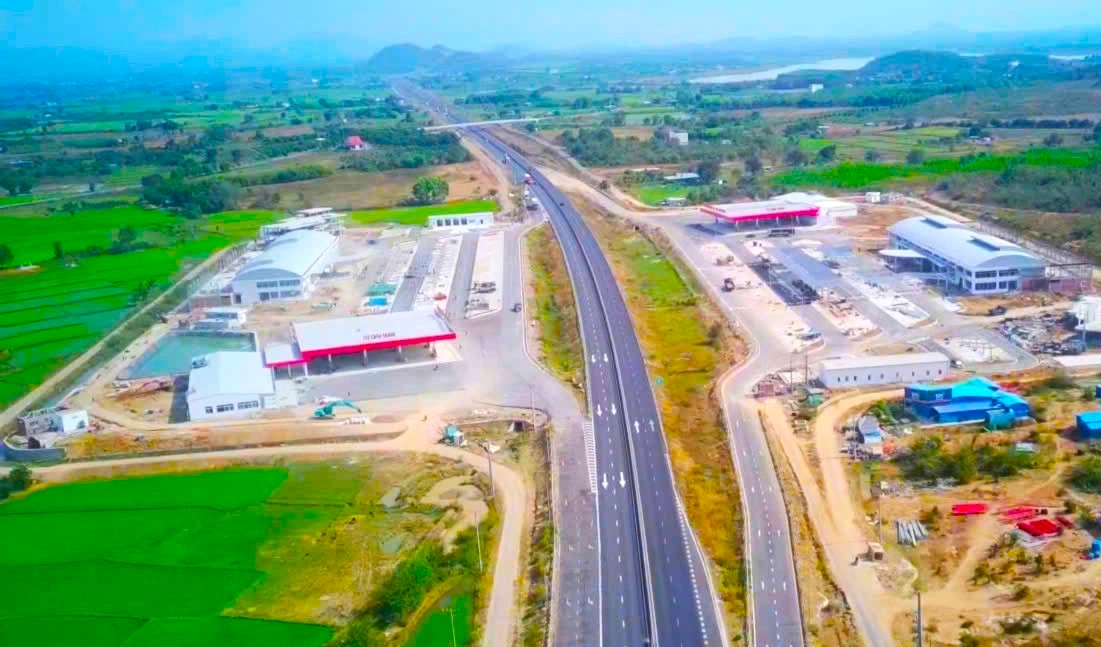 Phát động "chiến dịch thần tốc" hoàn thành trạm dừng nghỉ cao tốc trước 30-6-2026 - Ảnh 1.