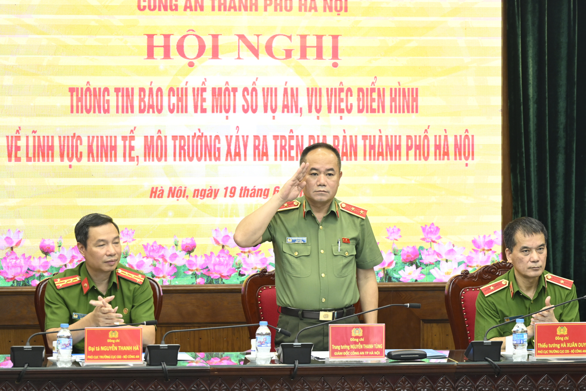 Công an Hà Nội thông tin vụ "hợp đồng kỳ nghỉ": Hơn 2.700 tỷ đồng liên quan hành vi lừa đảo, thu giữ hàng loạt ô tô, bất động sản- Ảnh 3.